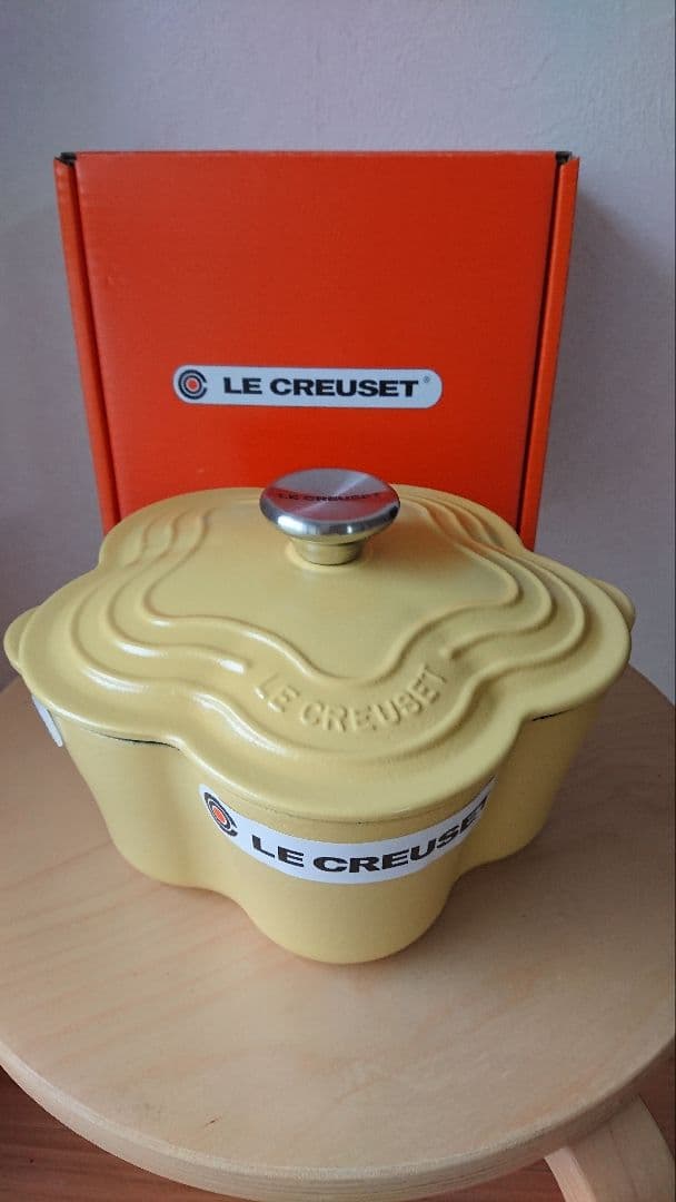 ル・クルーゼ◎ミモザ◎ココットフルール◎新品◎未使用限定廃盤品◎20センチ Le Creuset（ル・クルーゼ） 【未使用】ル・クルーゼ ココットフルール