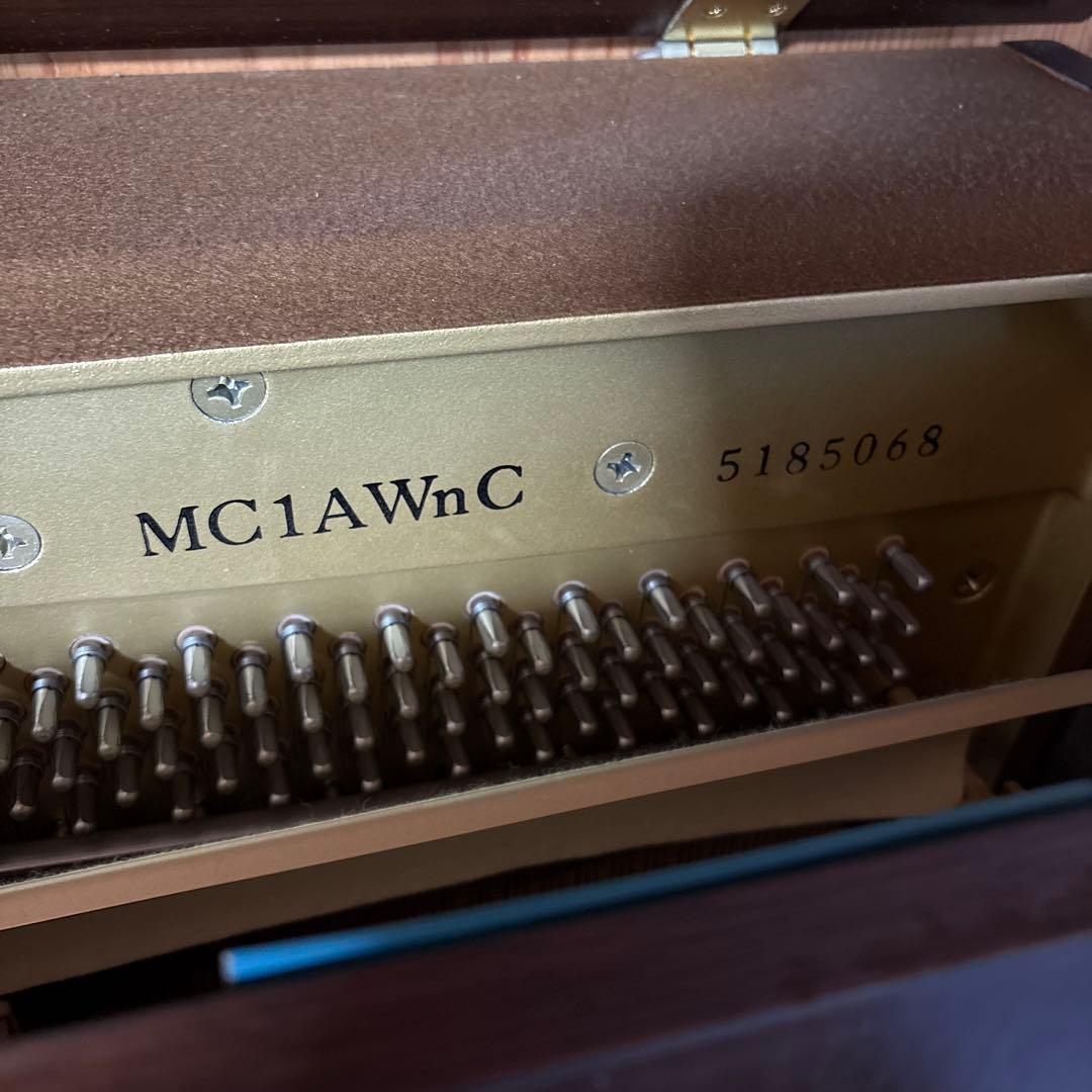 ヤマハ アップライトピアノ 木目 ブラウン 付属品付き - メルカリ