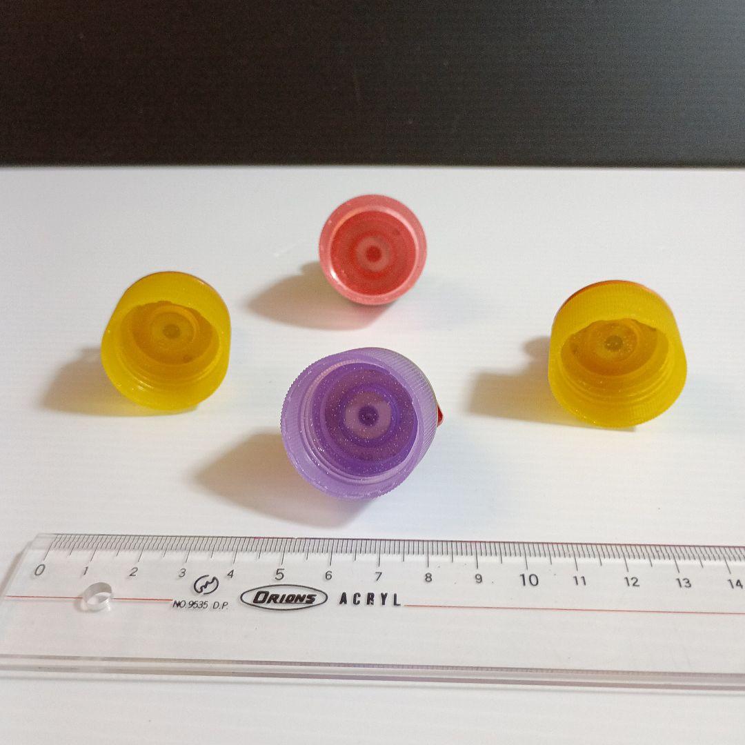 d*7様 平成レトロ☆ハローキティ ペットボトルキャップ 4個セット