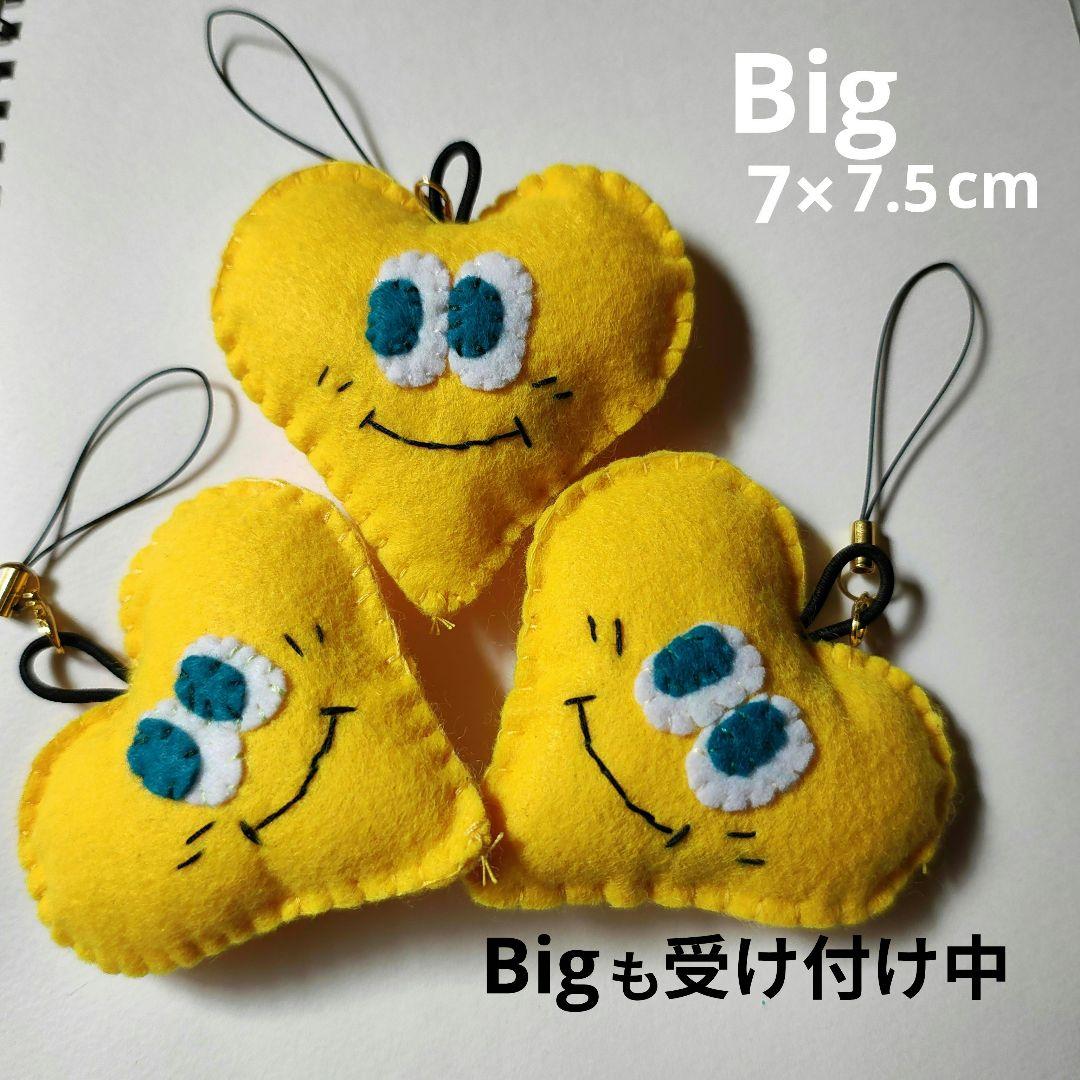 American hart フェルトお守り - メルカリ