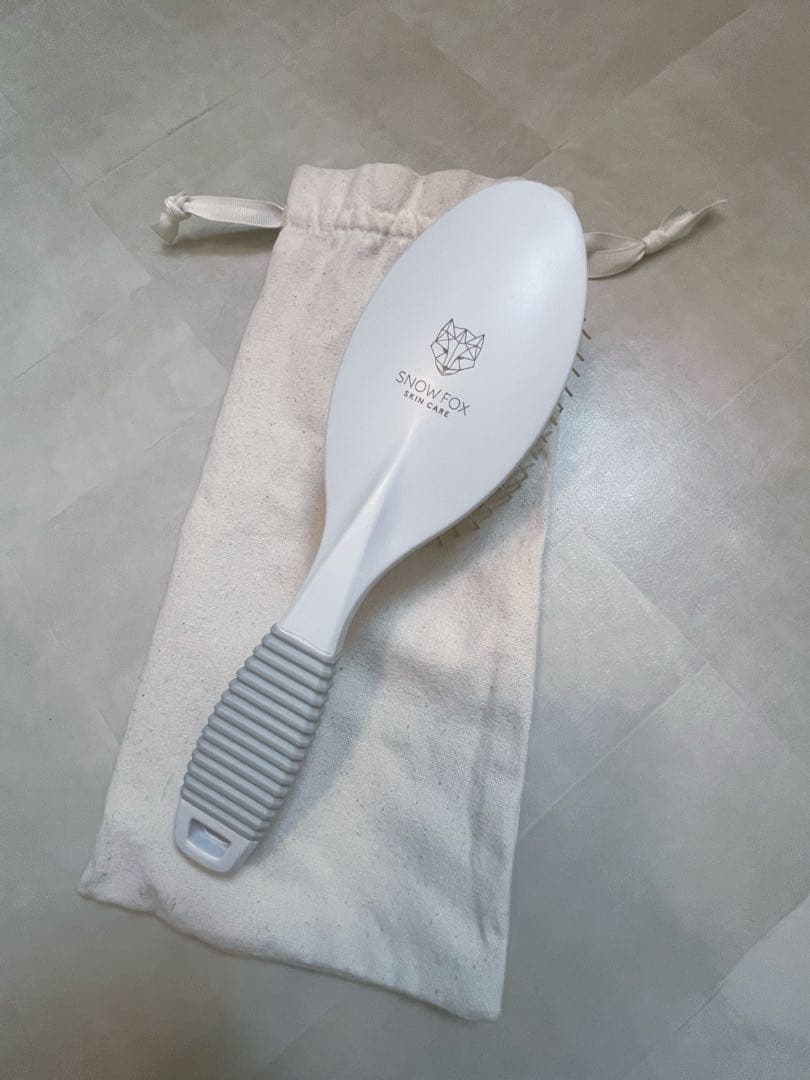  FOX スノーフォックス　ゴールドスカルプブラシ SNOW FOX SKINCARE ヘアブラシ カッサ 美顔器買うより、これだった