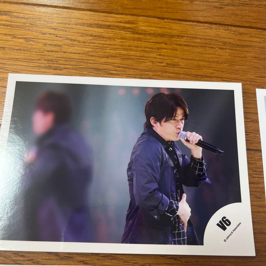 V6 岡田准一 公式写真 (集合2.岡田6枚) - メルカリ