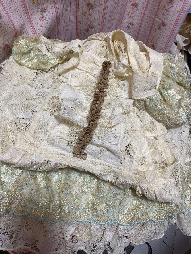 アトリエまりこシリーズハンドメイドo,+:。☆.*・+フリフリ♥️ロココ♥️エプロン handmadeのチュールエプロンcode♪♪ りぼんは前後ろ両方むすべちゃう