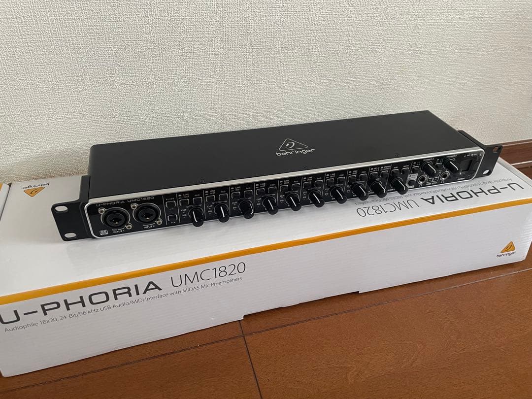 Behringer U-PHORIA UMC1820 新品未使用 Behringer U-Phoria UMC1820 USB/MIDI Interface at Gear4music
