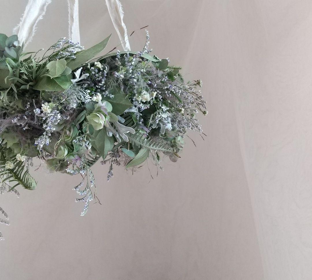 スモークツリーとブルーファンタジアのフライングリース How to make a flying wreath: Stylish interior decor using
