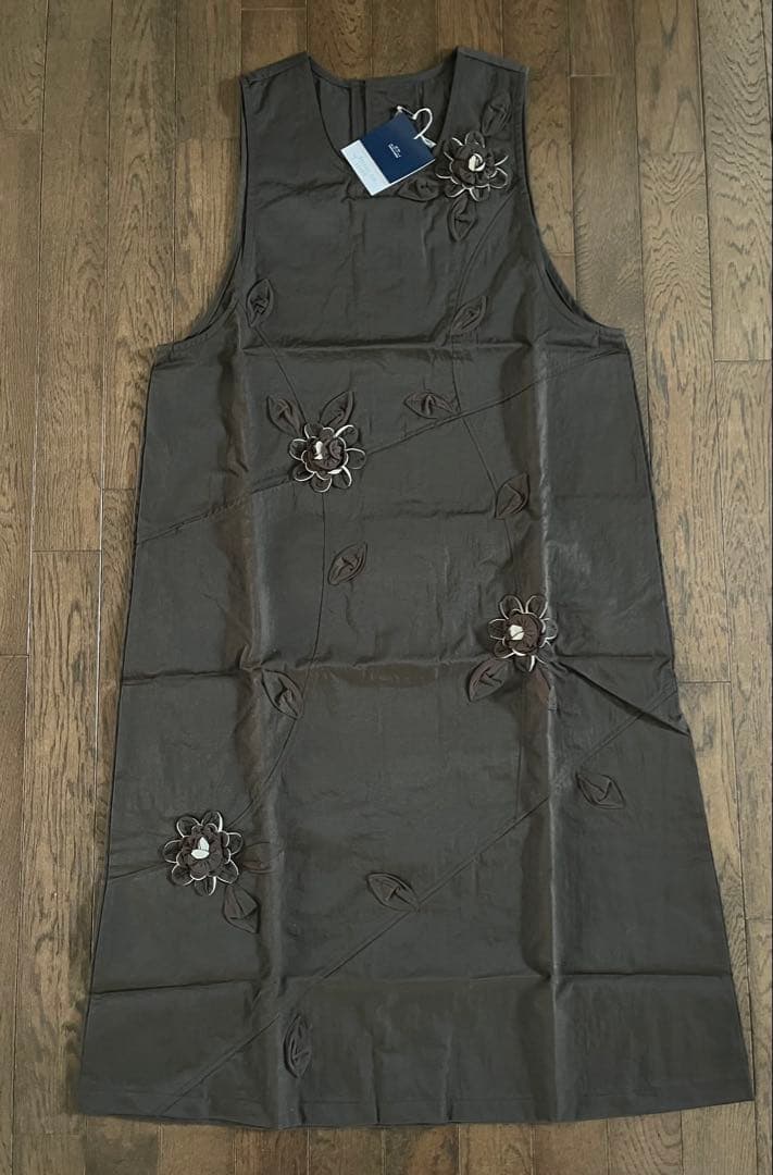 新品タグ付☆L'assiette ラシェット☆お花モチーフが可愛いエプロン