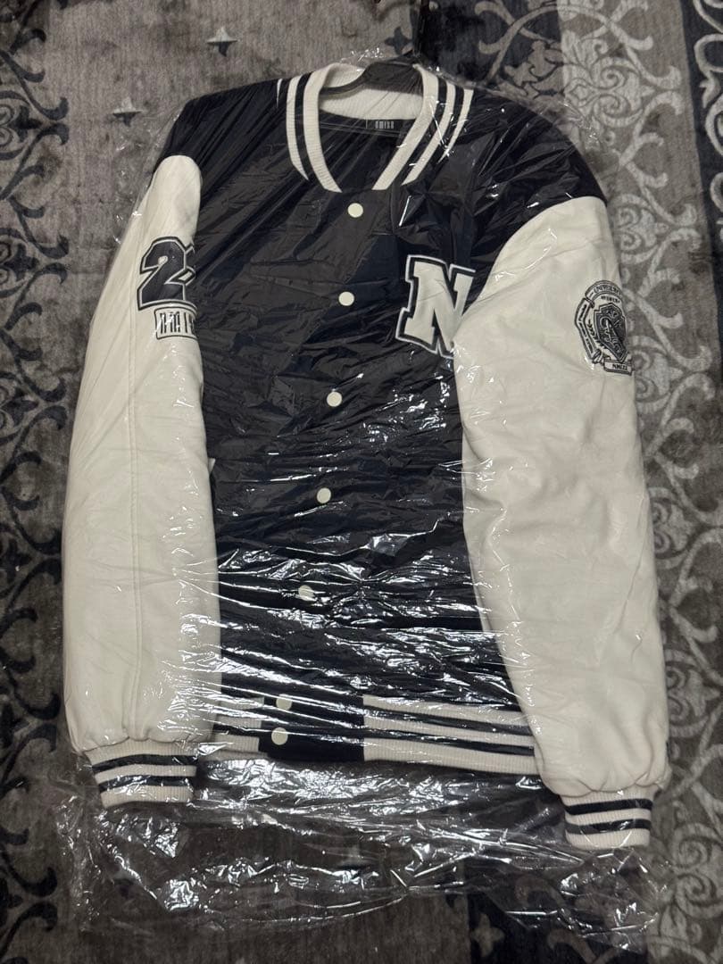 NMIXX スタジャン - メルカリ