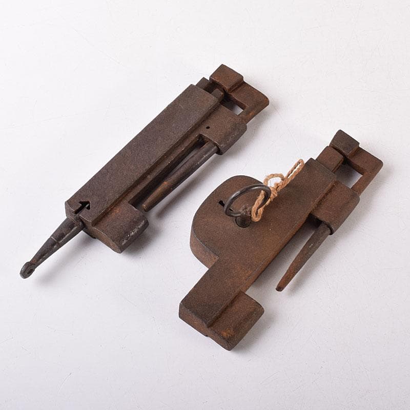 古民具　古鉄　古い錠前　鍵　2点　V　R8682 2026年最新】アンティーク 古錠前の人気アイテム - メルカリ