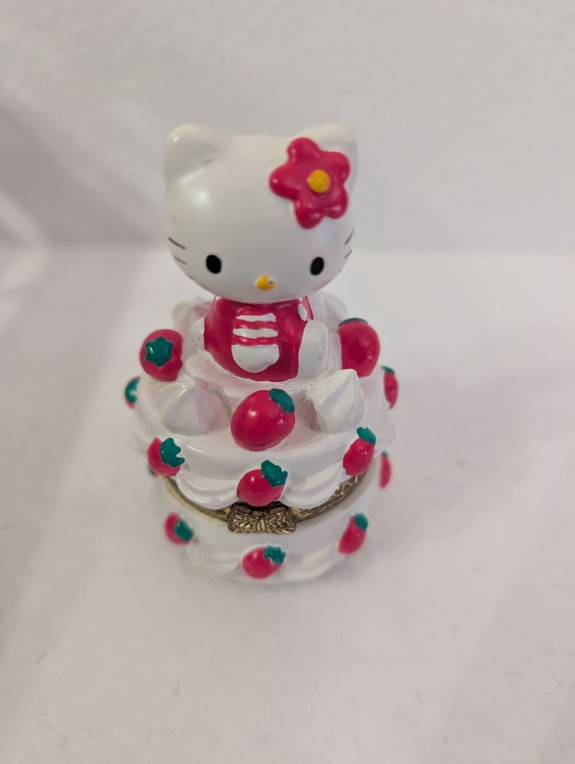 ハローキティ イチゴケーキ型 小物入れ ハローキティ ハローキティ シリコーンケーキ型 おやつタイム柄 SLC1