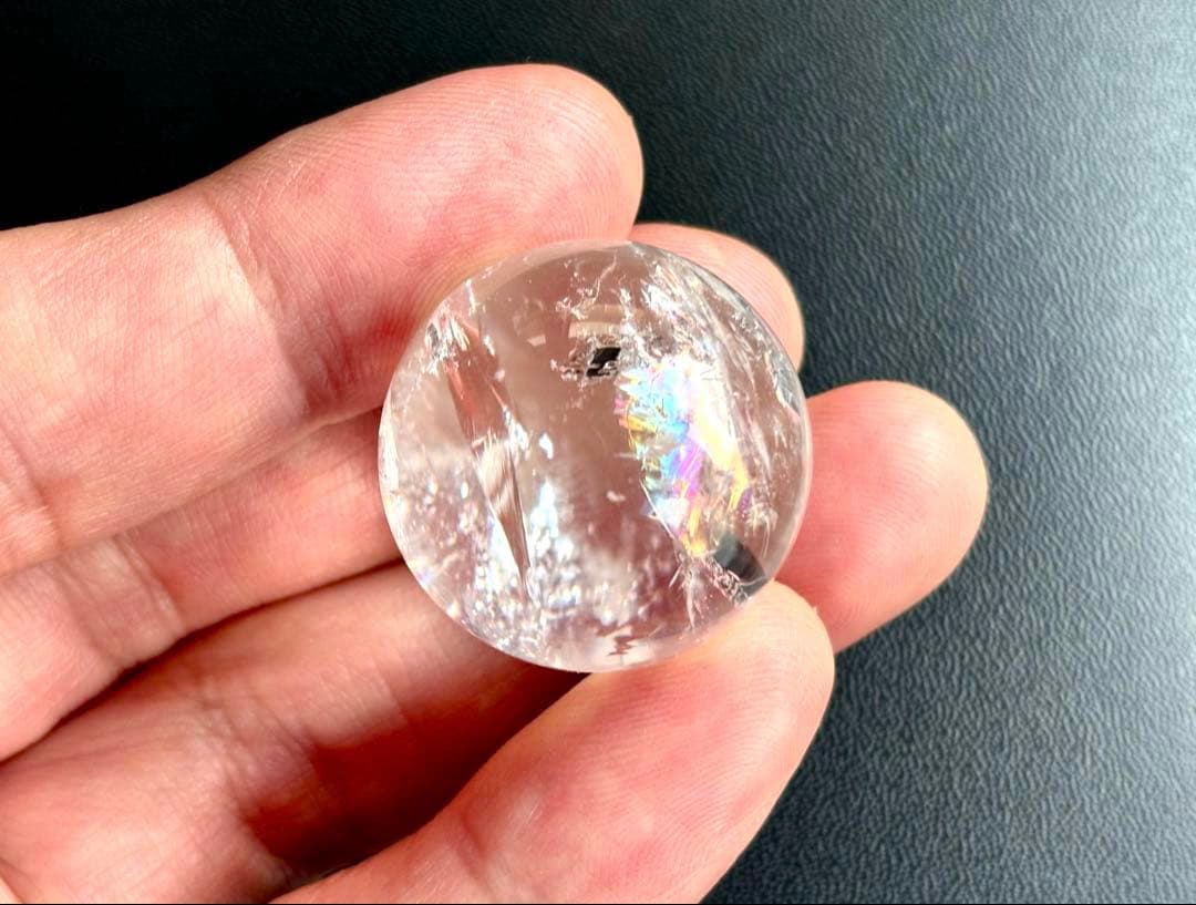 究極品質　永遠の愛を願う水晶の究極形態　虹のマスターウラルレムリアン極上スフィア