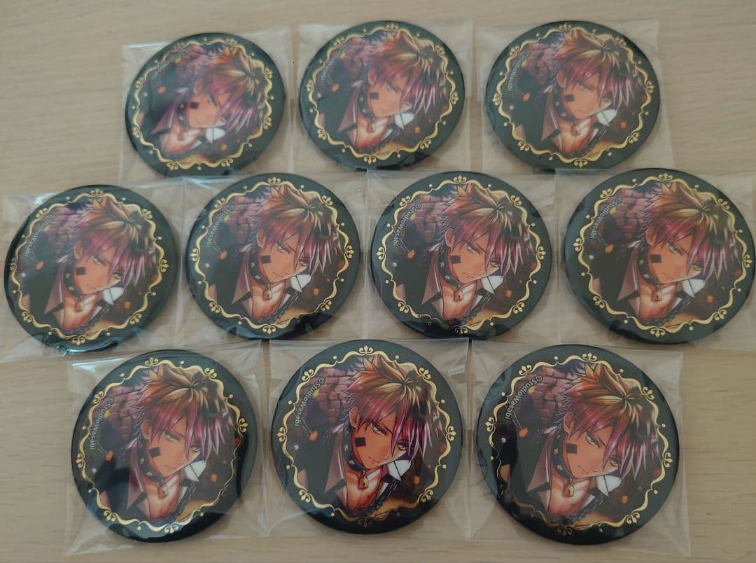 あくねこ 4周年 箔押し缶バッジ ロノ - メルカリ