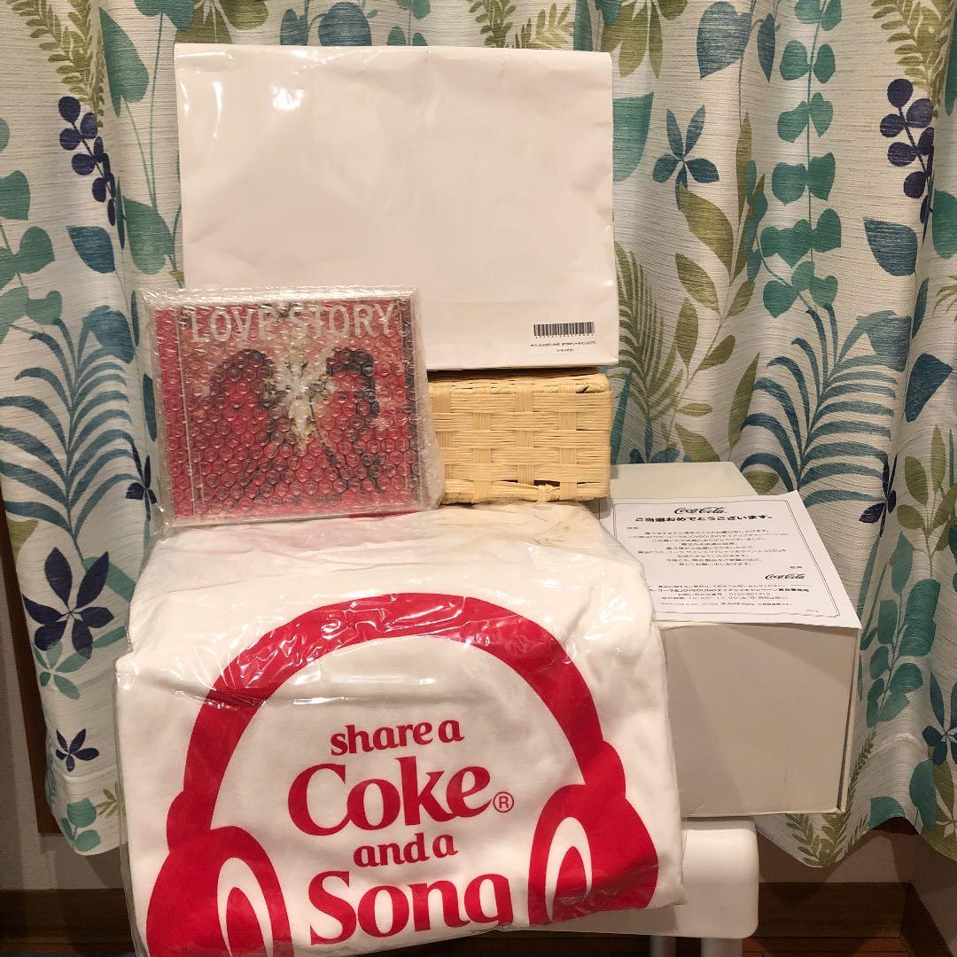 【懸賞品レア☆】加藤ミリヤ&清水翔太のコカコーラサイン入りTシャツ&CD！！ THE BEST | 加藤 ミリヤ×清水 翔太 | ソニーミュージックオフィシャル