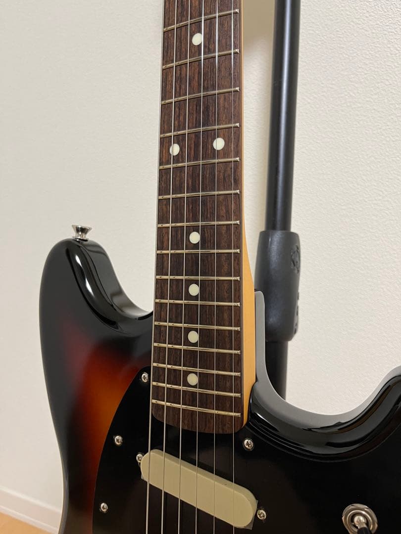 Fender Mustang Limited Run Reverse Head - メルカリ