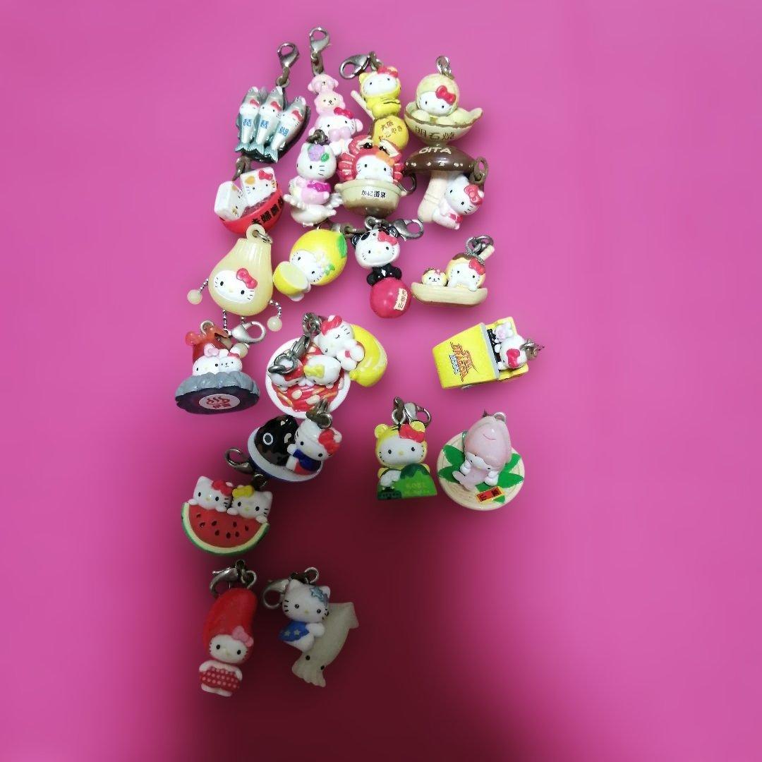 ご当地キティ　22個セット　金具に錆び有り 金沢限定 ご当地キティー金沢・兼六園ソックス | 友禅工芸すずらん