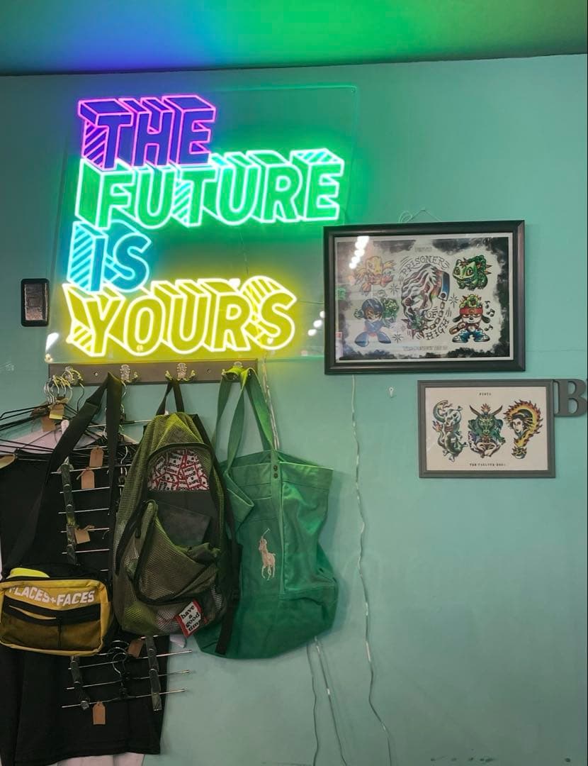 ネオンライト THE FUTURE IS YOURS THE FUTURE IS YOURSネオン看板 – wonderlandmoving