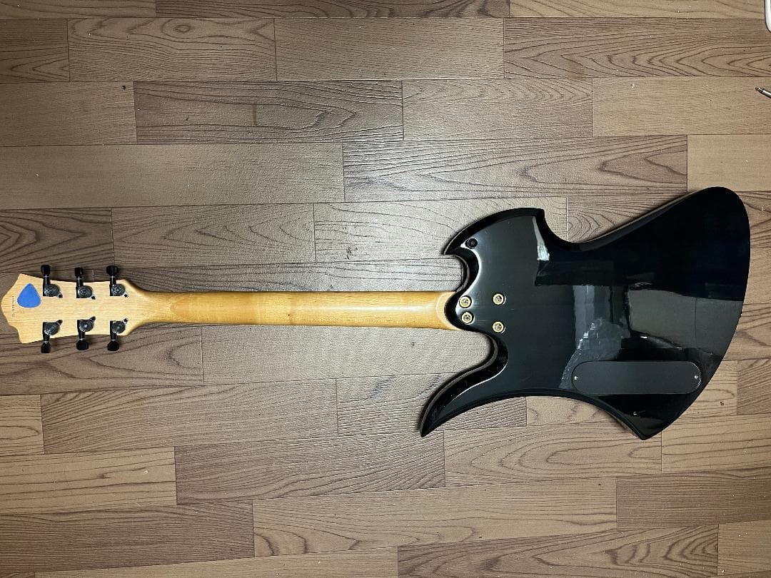 B.C.RICH モッキンバード ギター シースルーブラックサンバースト　虎目