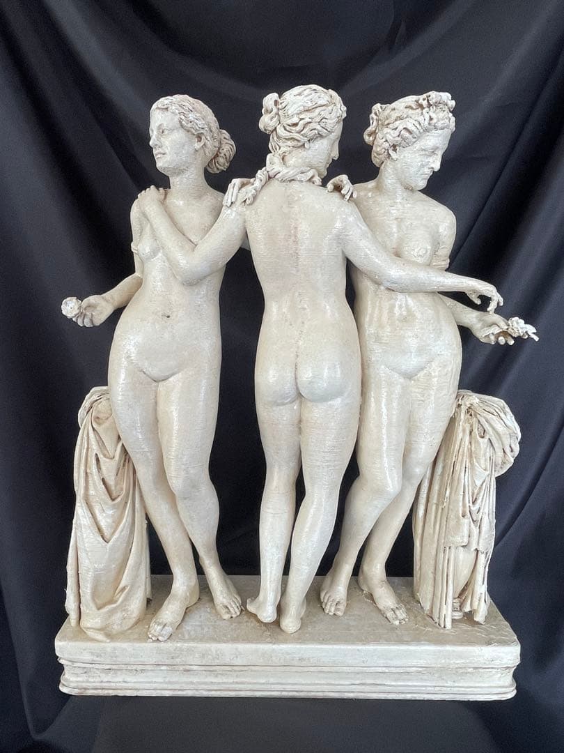 三美神　彫刻。西暦2世紀。高さ47 cm , レプリカ, ローマ神話 ローマ文化 三美神。その名前は「輝き・喜び・花の盛り」を意味します。 | 名画を