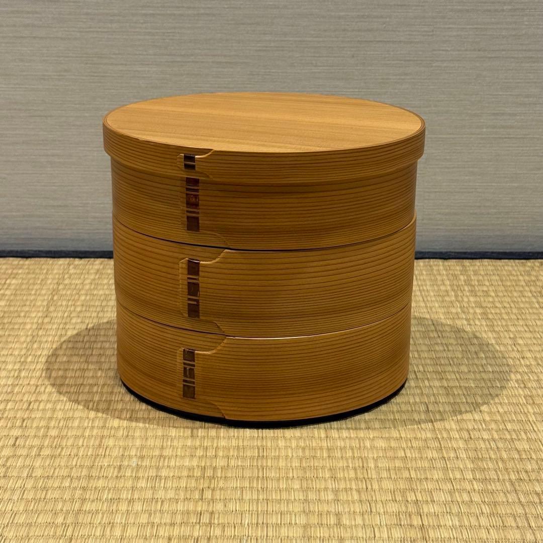 未使用 大館工芸社 曲げわっぱ 三段重 重箱 内朱 弁当箱 秋田杉 菓子器 重箱 3段 曲げわっぱ まげわっぱ 大館工芸社 日本製 丸 三段重 白木