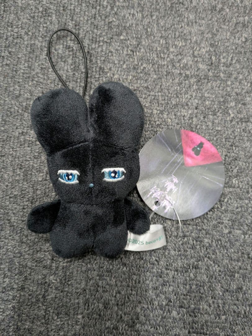 beco+81 しりみみうさぎマスコット② ベルベッティ - メルカリ