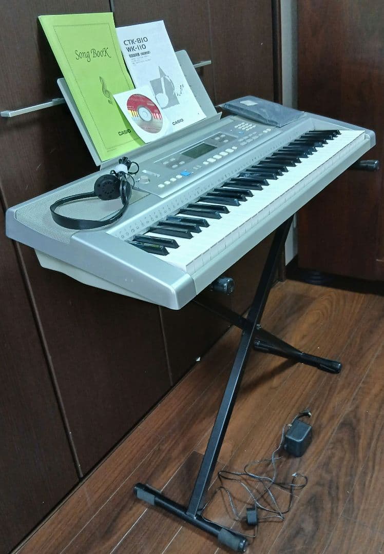 カシオ】CTK-810 電子キーボード61鍵盤【付属品完備・Xスタンド付】