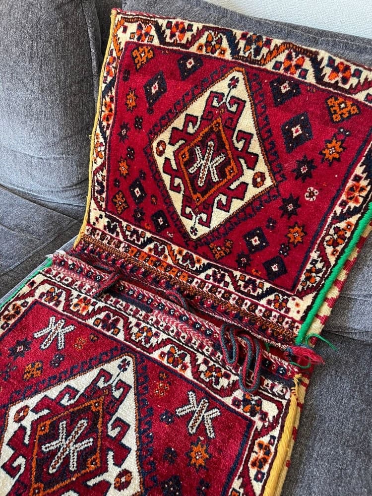 Collection 遊牧民の必需品　へイベ　カシュカイ　108x57cm 遊牧民の手仕事〜 カザフ刺繍のポーチ