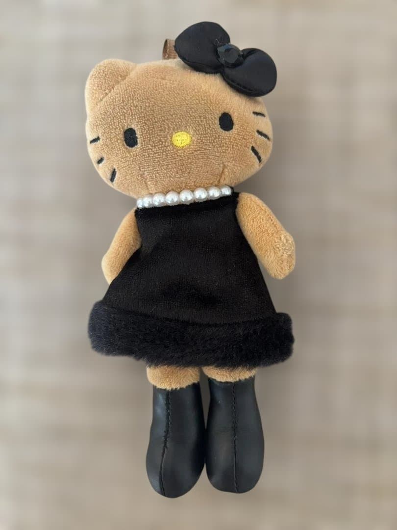 ハローキティ ぬいぐるみ 黒ドレス - メルカリ