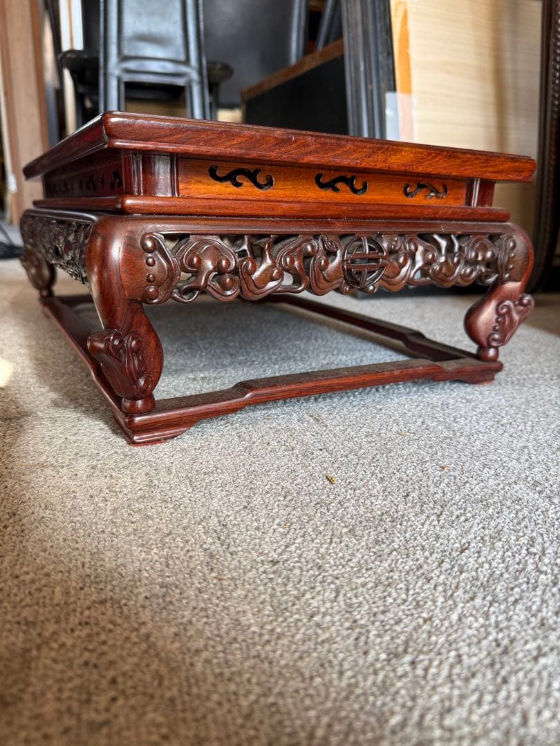 唐木花台 仁刻印 花梨材 彫刻大型飾り台 香炉台 盆景台 高級唐木家具 唐木 花梨 栽台 花台 香炉台 平卓 木工 工芸品 ディスプレイ 横幅:約