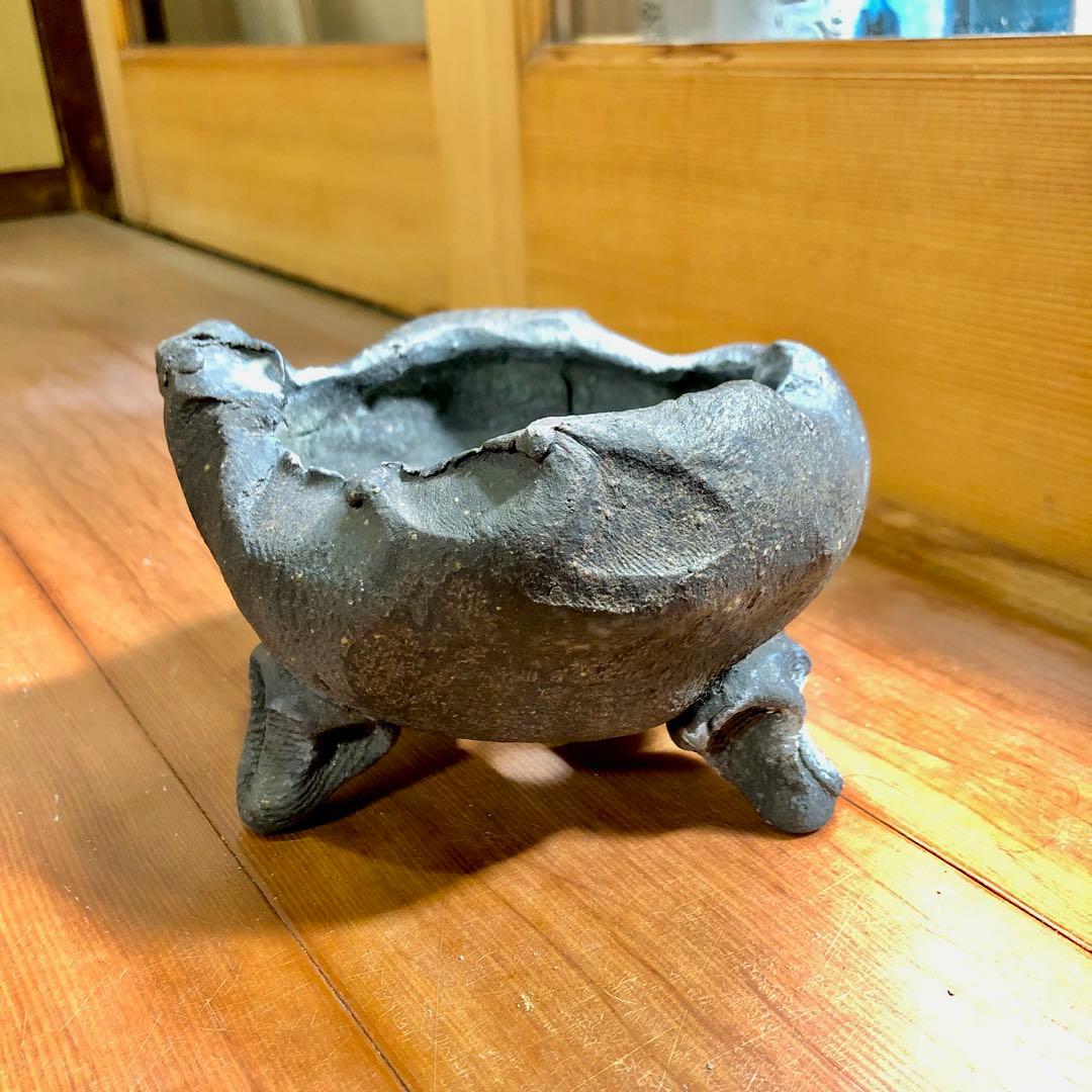 盆栽鉢 芸術的黒色陶器3本足 日本伝統工芸 HATIMANIA 鉢マニア 金吹 3号 六平 3.5号 尻丸 ラッパ 浅型 日本製