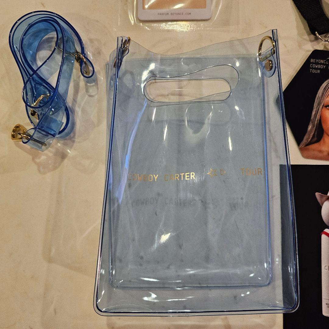 ビヨンセ COWBOY CARTER ツアーグッズ＋未使用Tシャツ3枚 - メルカリ