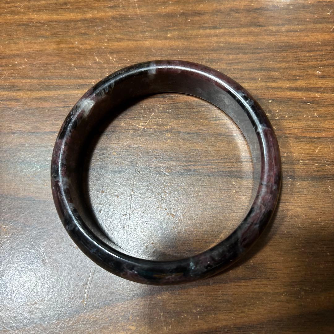 天然石くり抜き ヌーマイトインガーネット バングル ブレスレット ブレス ガーネットインヌーマイト 丸 約9mm~9.5mm 生命力 活性化 回復