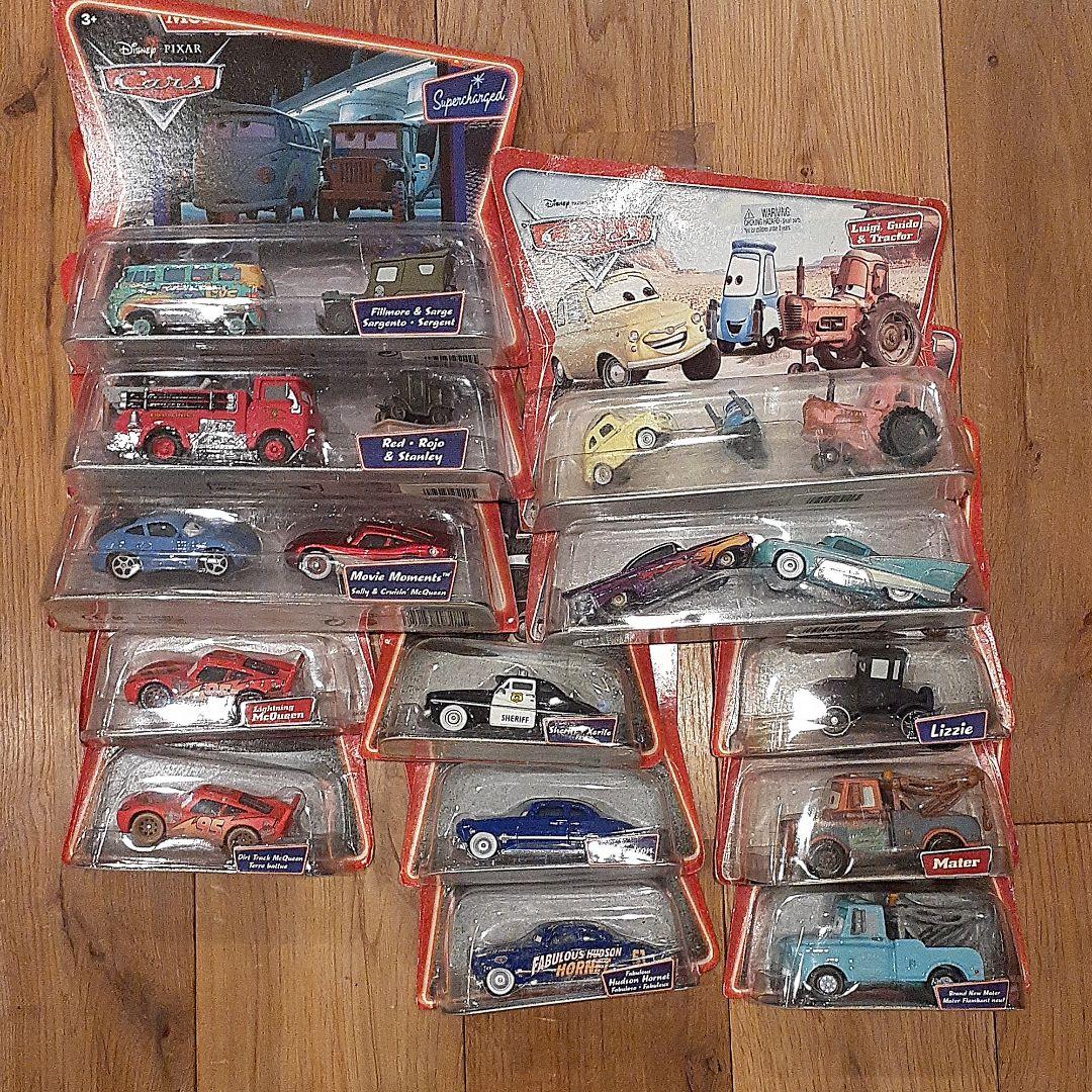 カーズ マテル社 ラジエータースプリングス 18台とスタンリー銅像