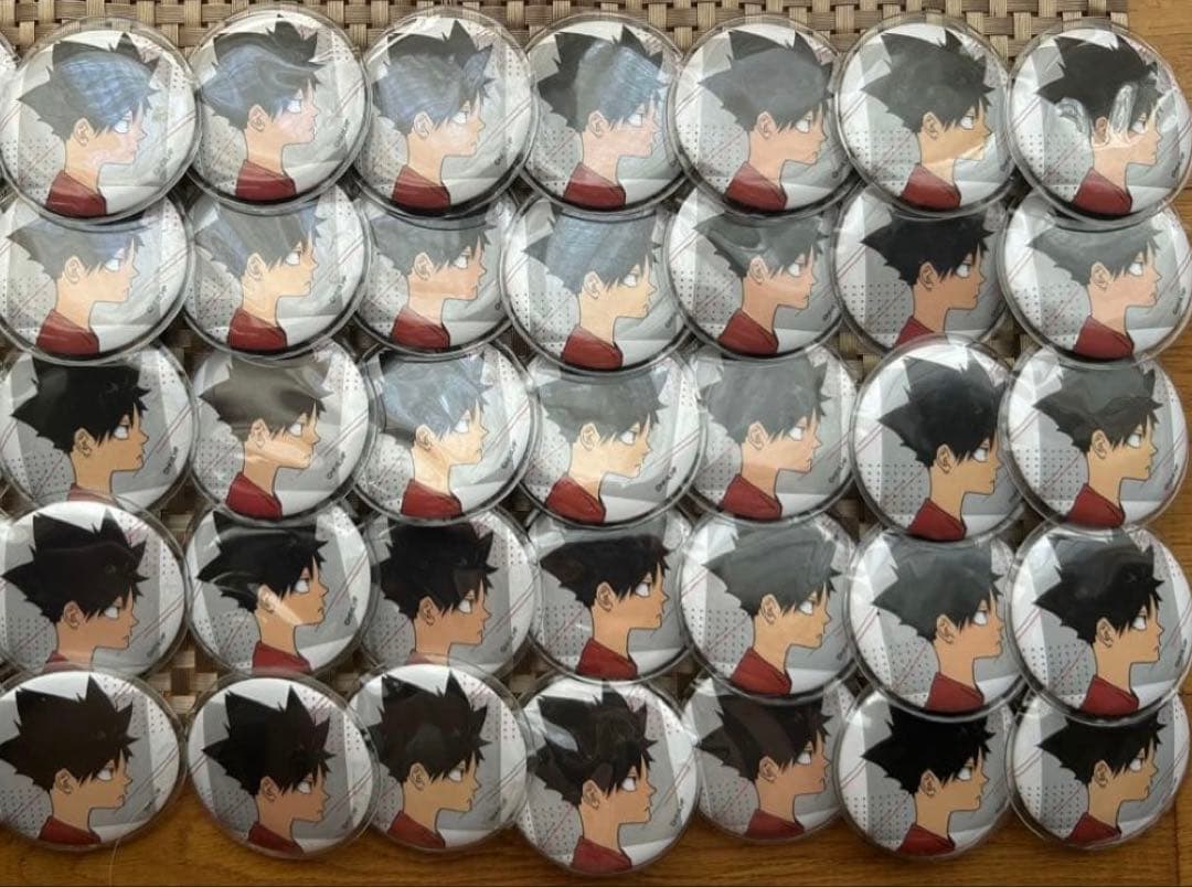 ハイキュー!! 缶バッジ 黒尾鉄朗 幼少期 ×40 バッジ・ビンズ 黒尾鉄朗(正面) 「ハイキュー!! トレーディング缶