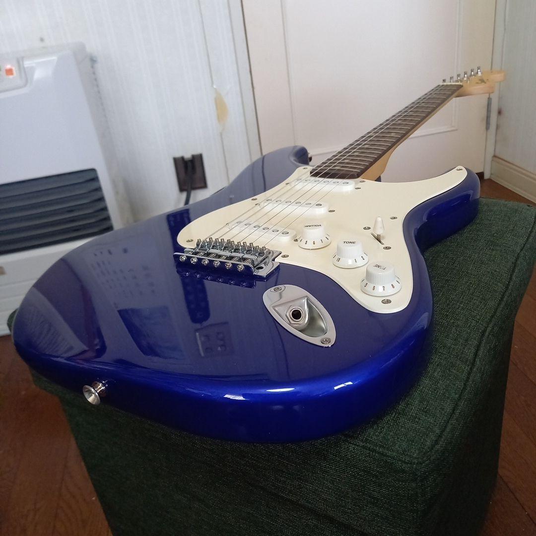 美品』金文字ロゴSquier By Fender Affinity STRAT - メルカリ