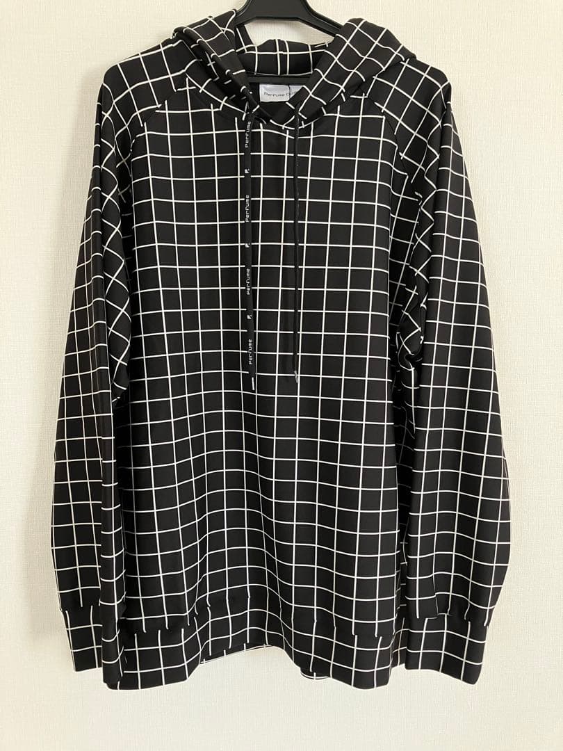 Hoodie/Inspired by ポリゴンウェイヴ/Black - メルカリ