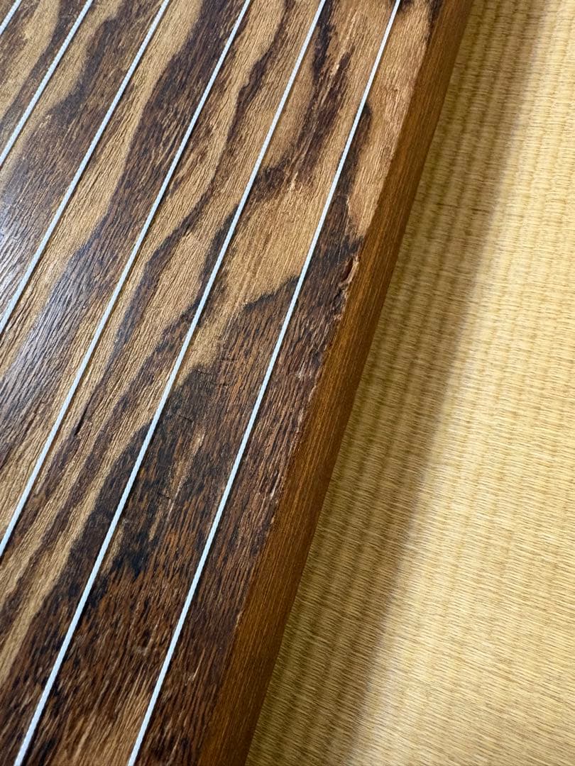 高級品】福山琴 くり甲 綾杉彫 口前装飾（銘有） 蒔絵付 琴柱 白象