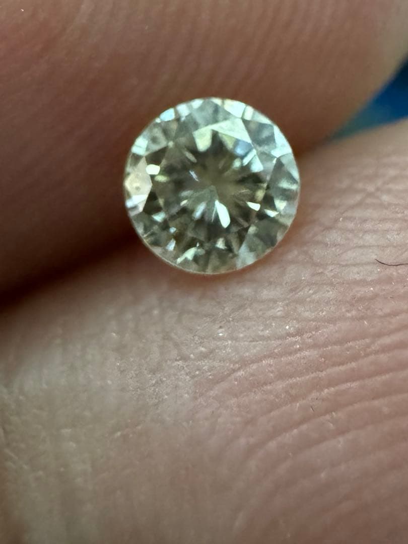 天然ライトイエローダイヤモンド 0.295ct