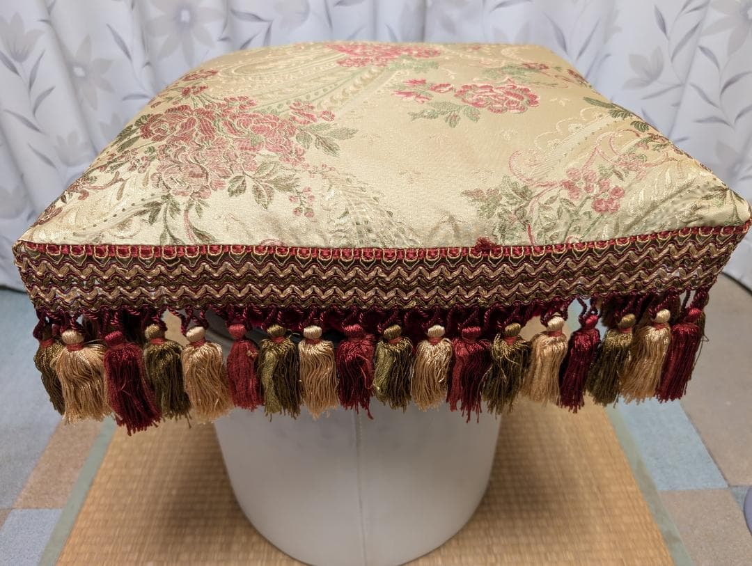 お洒落なクッション　アンティーク調 サヤンサヤン クッションカバー トライバル 風 ボハラ パキスタン 柄