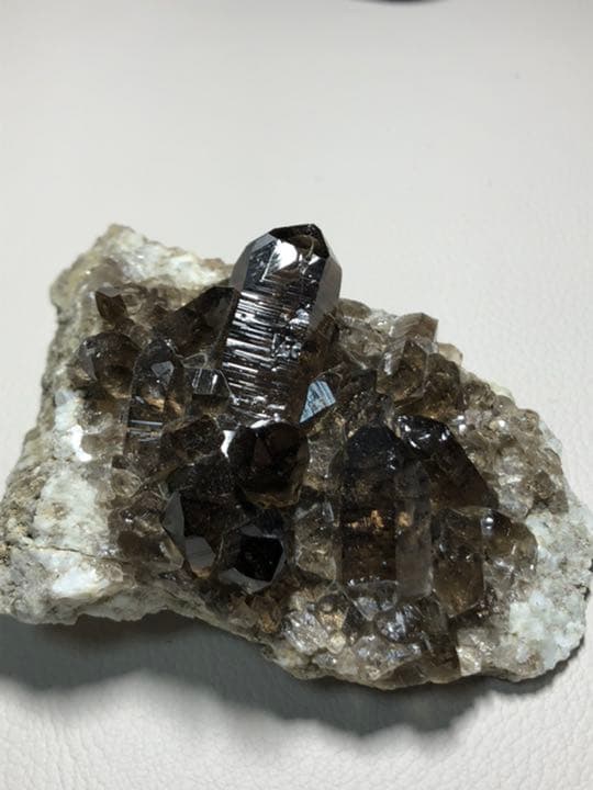 奇跡の スイス スモーキークォーツ クラスター 201g 完品✩.*˚ 奇跡の スイス スモーキークォーツ クラスター 201g 完品✩.*˚ 奇跡の