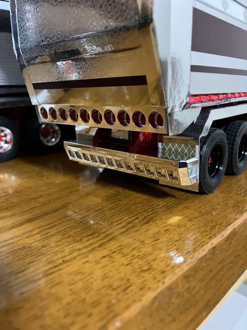 プロフィア、デカ箱ダンプ、デコトラ、完成品1／32 - メルカリ