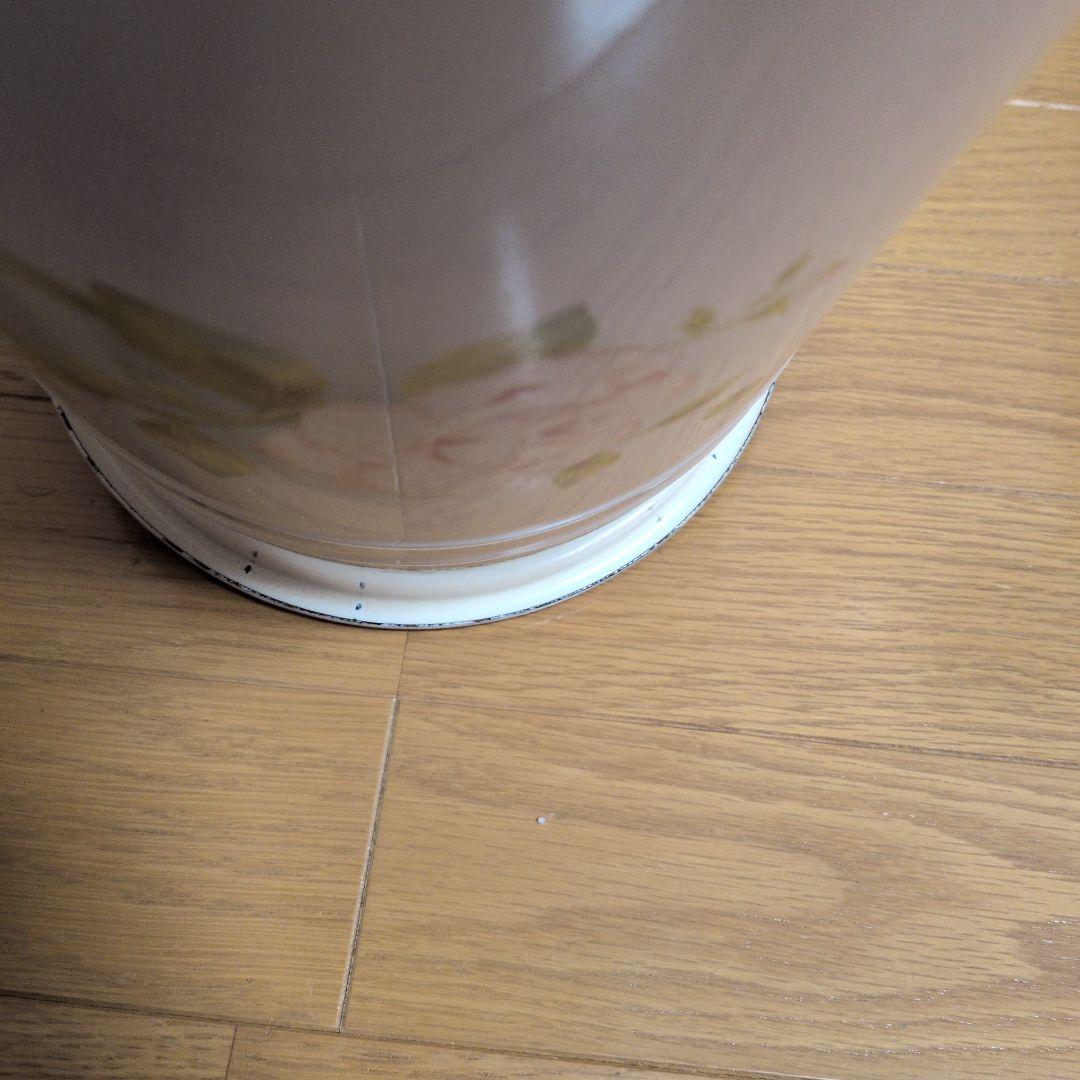 イマン ポワージュ ピンク角ストッカー 購入後飾っていました。蓋の縁