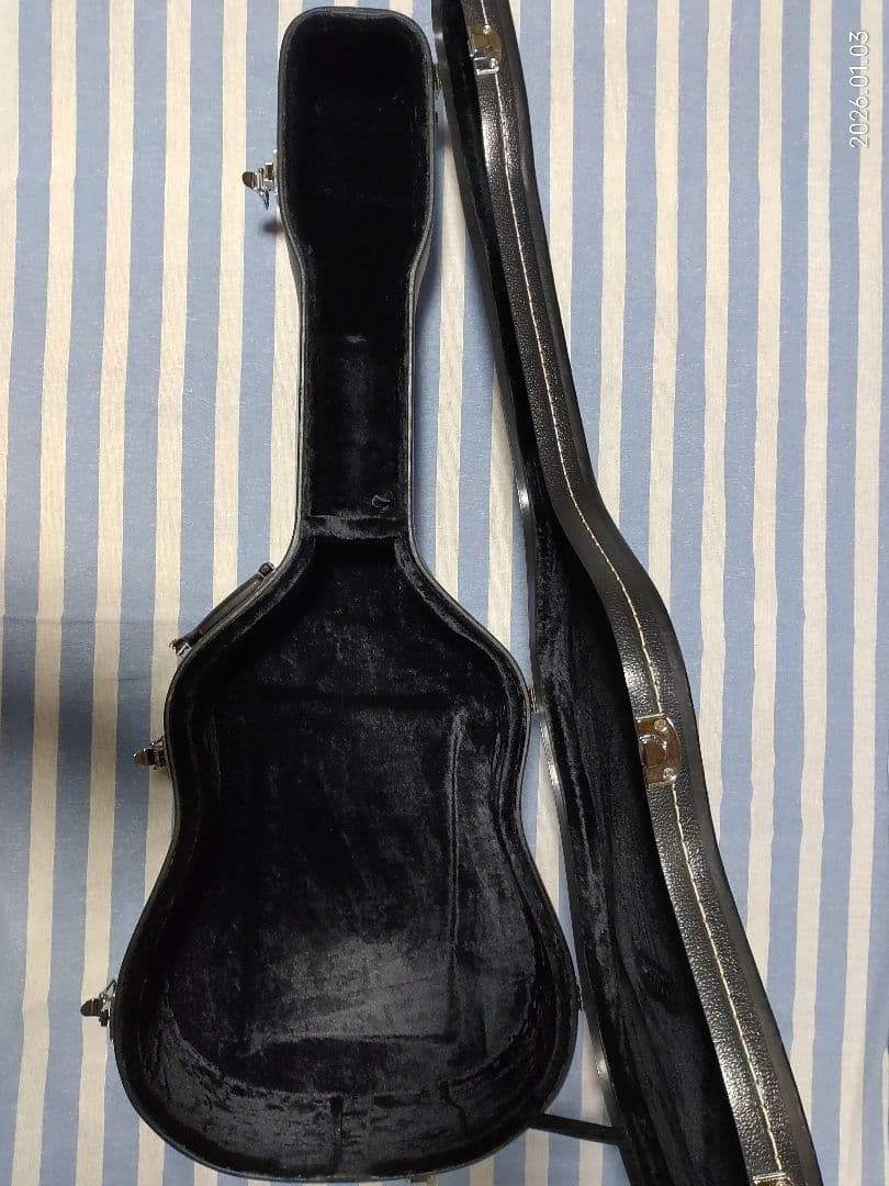 Morrisのカッタウェイ・アコースティックギターS-30ハードケース付き
