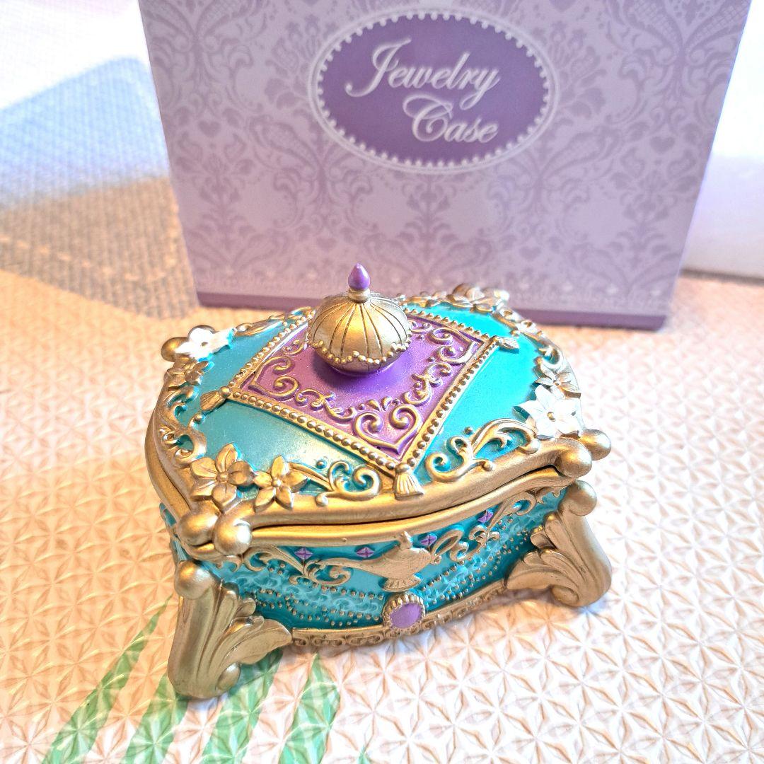 アラジン　ジャスミン　小物入れ　ターコイズ色のジュエリーケース　アクセサリー アラジン ジャスミン ダイカットポーチチャーム JM 小物入れ ACCOMODE
