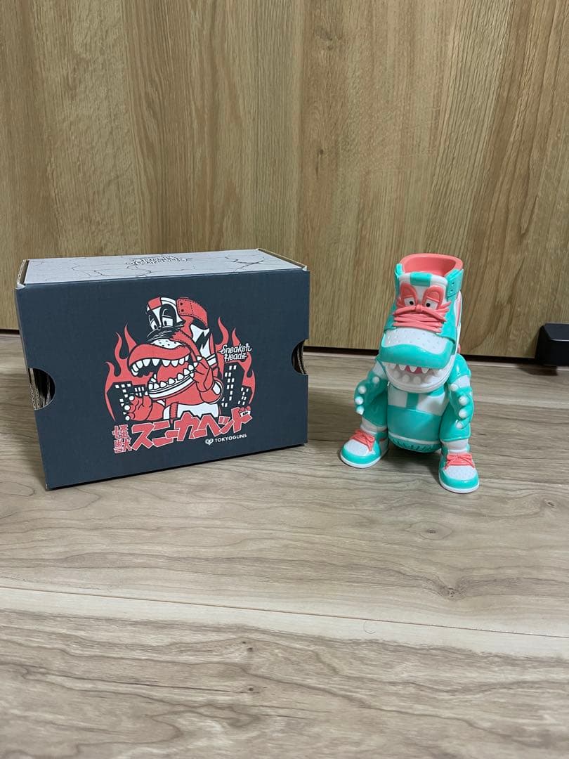 TOKYOGUNS スニーカーヘッド /AJ T-BASE限定カラー ソフビ TOKYOGUNS