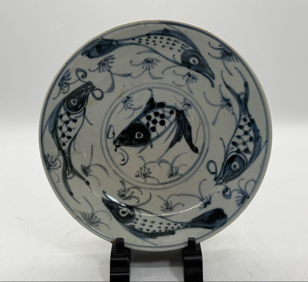 中国　新渡　清時代　染付魚紋皿　送料込み250808 元時代 景徳鎮 青花魚藻文 古染付中皿18cm 15世紀 アジア 古玩 中国