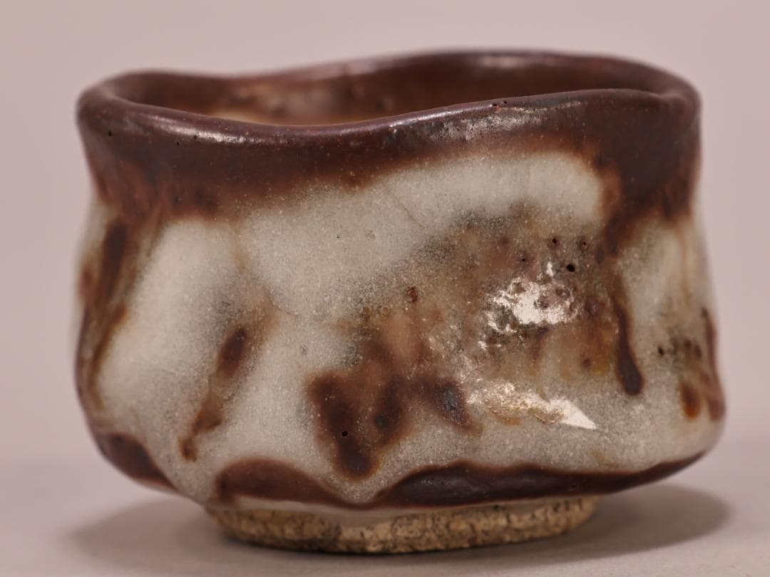 BK402 本物保証 小林武春 鼠志野 ぐい 共箱 共布 栞 酒器 - メルカリ