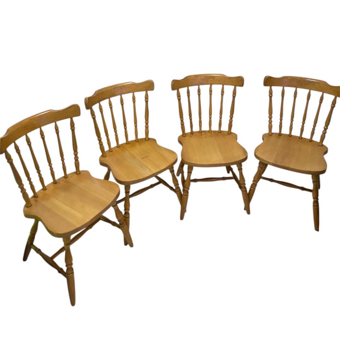 4脚の２　飛騨の家具　ダイニングチェア　椅子　ヴィンテージ 飛騨高山の家具メーカー キツツキマークの飛騨産業(HIDA)。森のことば