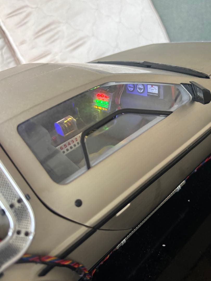 デロリアン ミニカー 1/18 LEDライト付き ディアゴスティーニ完成品