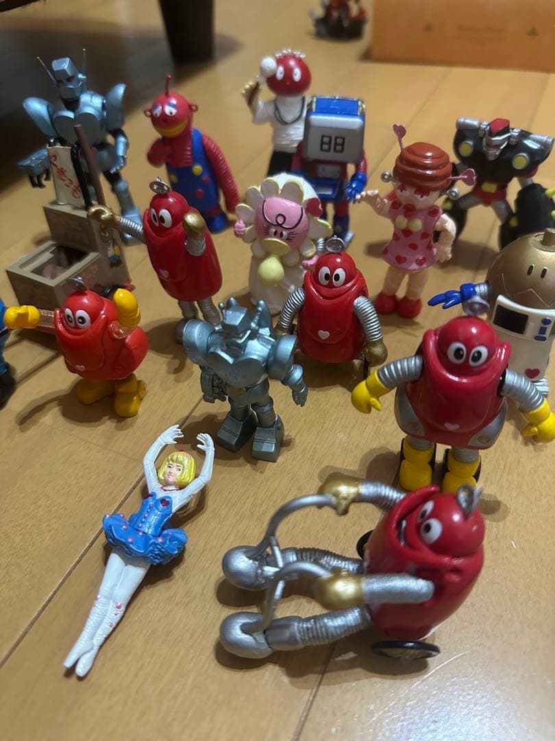 【希少レア】ロボコン ソフビ 16体セット 当時物(本付き) Amazon.co.jp: 70年代 がんばれロボコン ソフビ 昭和レトロ ロボコン