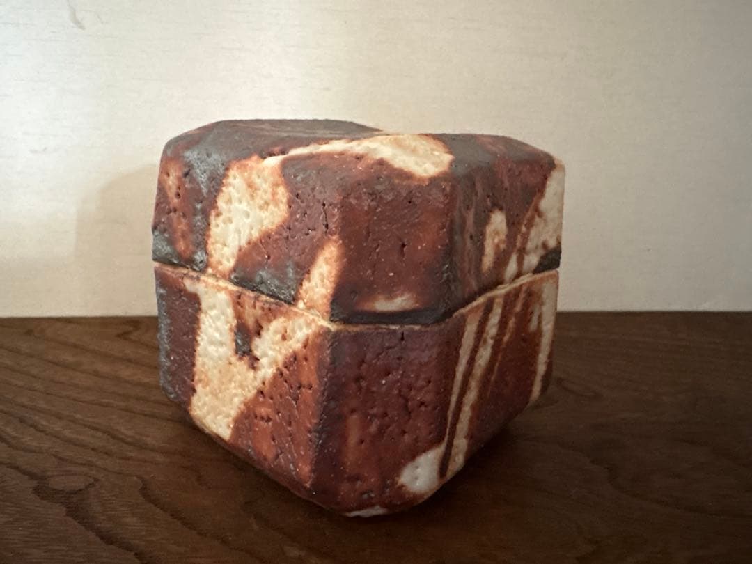 松崎健　志野香合　共箱