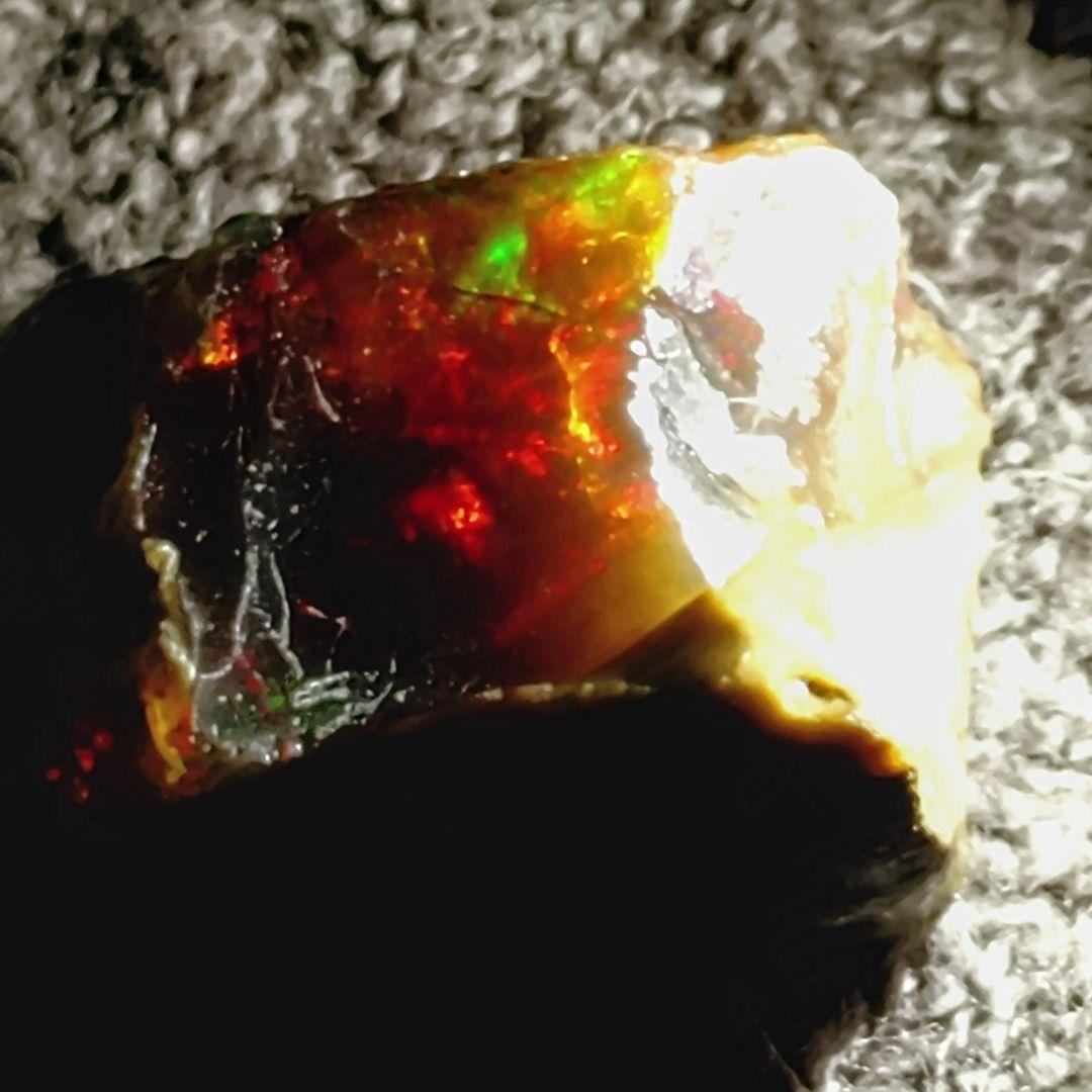 ★トップグレードプレシャスファイヤーオパール 結晶 14.0gC(SA+)